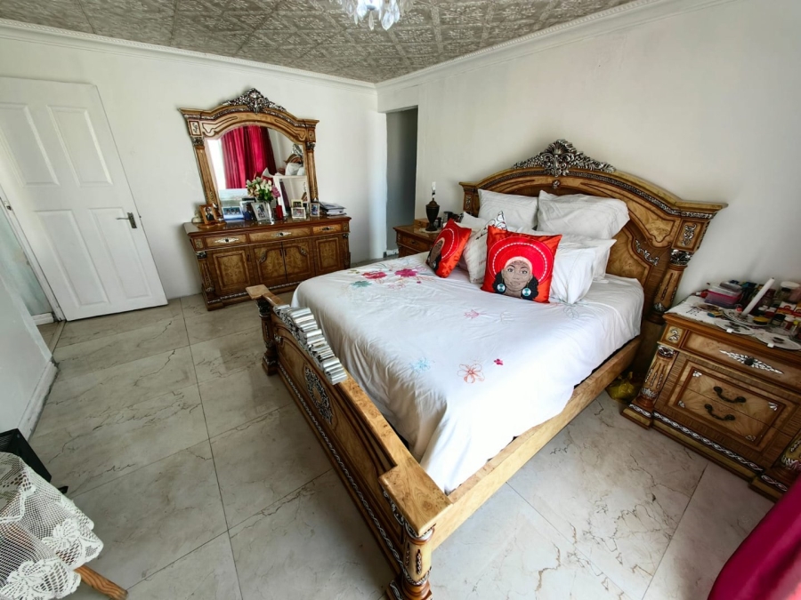 4 Bedroom Property for Sale in Muizenberg Western Cape